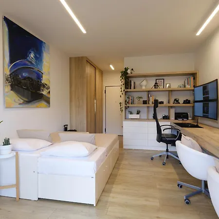 Office Space - * Réthimno